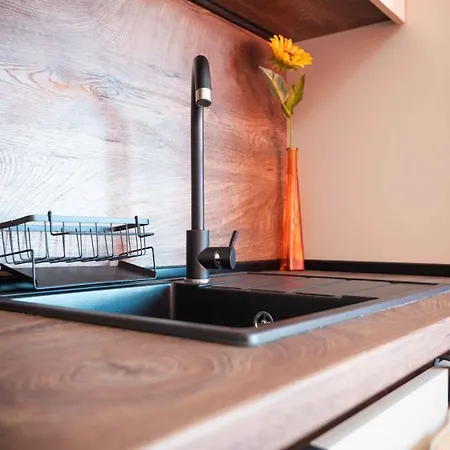 아파트 Flat Lora 포마리