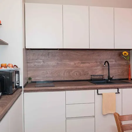 아파트 Flat Lora *