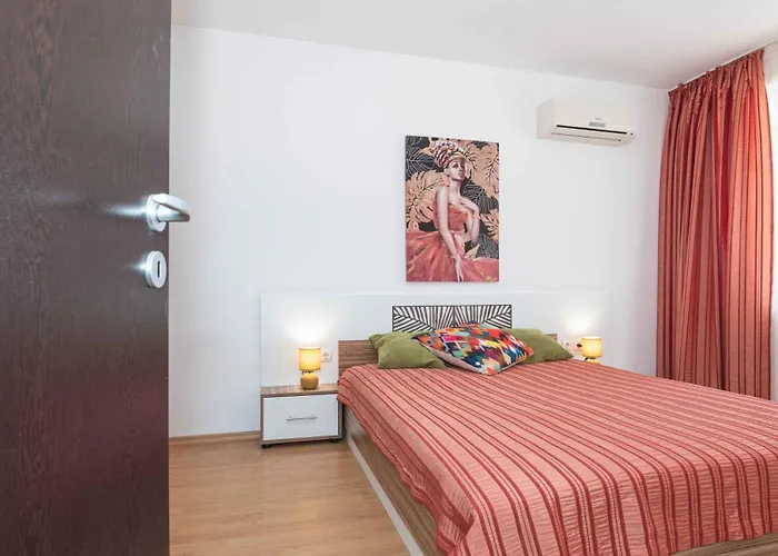 Flat Lora Apartman