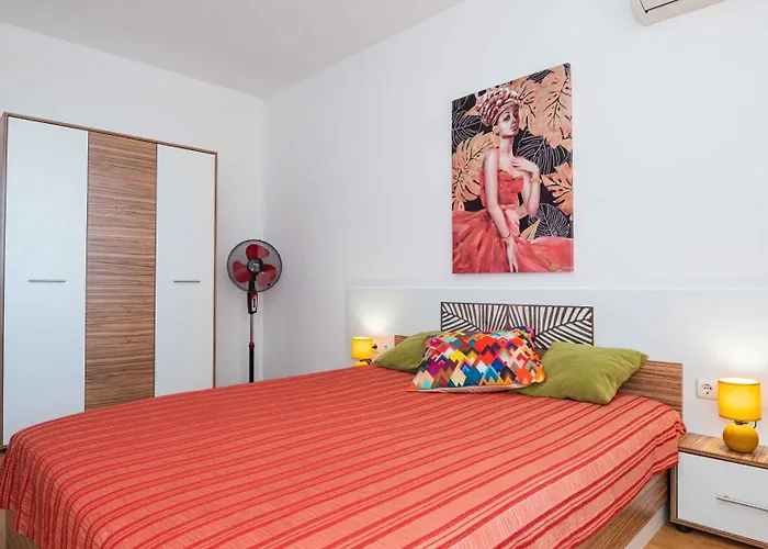 Flat Lora Apartman *